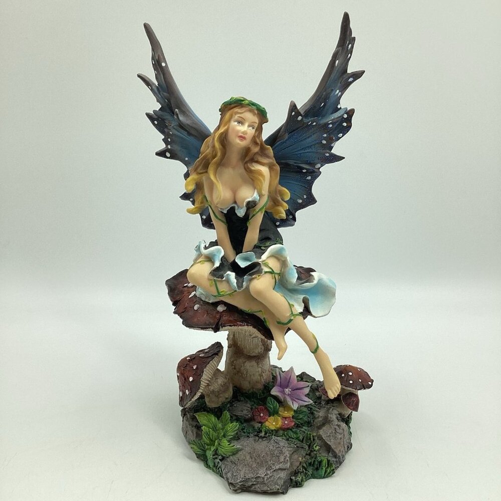 Diamond Select Fairie Glitter Blue Wings on Mushroom Toadstool Resin Figurine